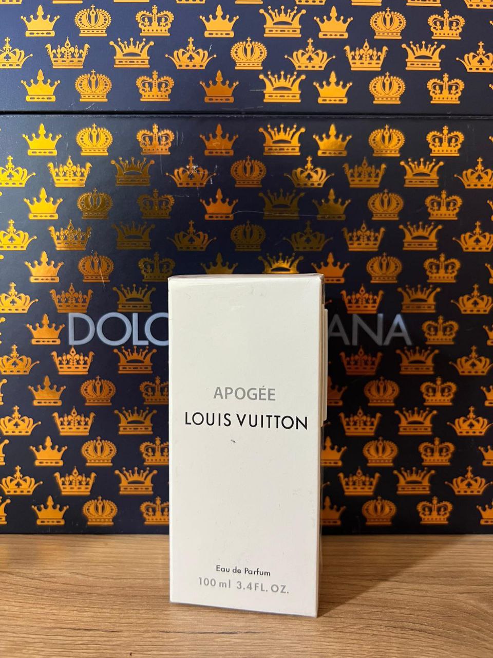 LOUIS VUITTON APOGEE - Dostawca